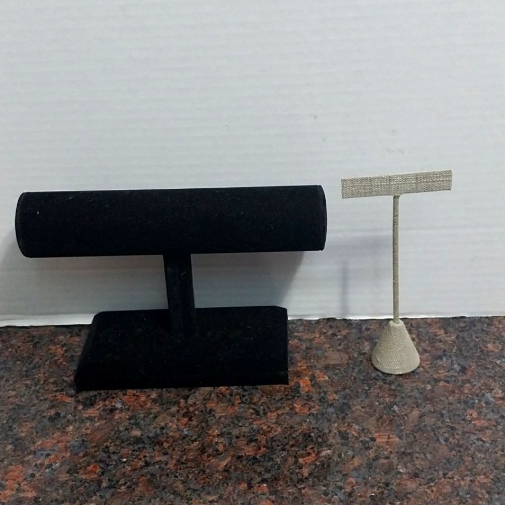 2 Jewelry Holders..EUC.....NOTE COLOR CHANGE!